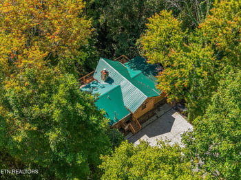 1016 Rast Ct, Gatlinburg, TN 37738