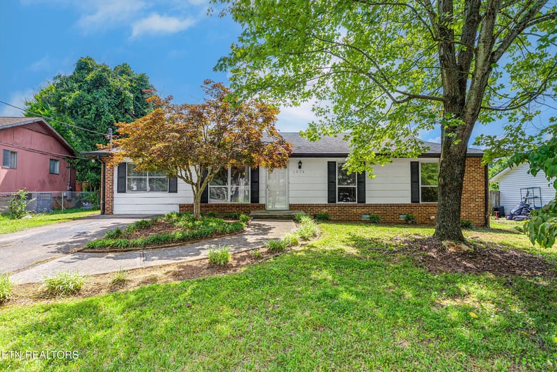 1016 Ruskin Dr, Knoxville, TN 37923