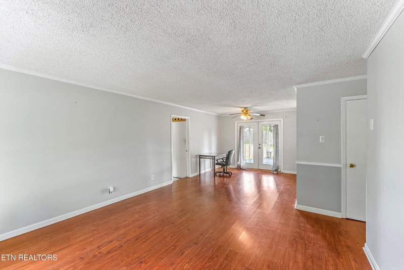 1016 Ruskin Dr, Knoxville, TN 37923