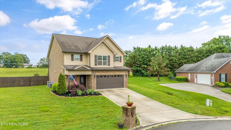 1017 Brighton Dr, Alcoa, TN 37701