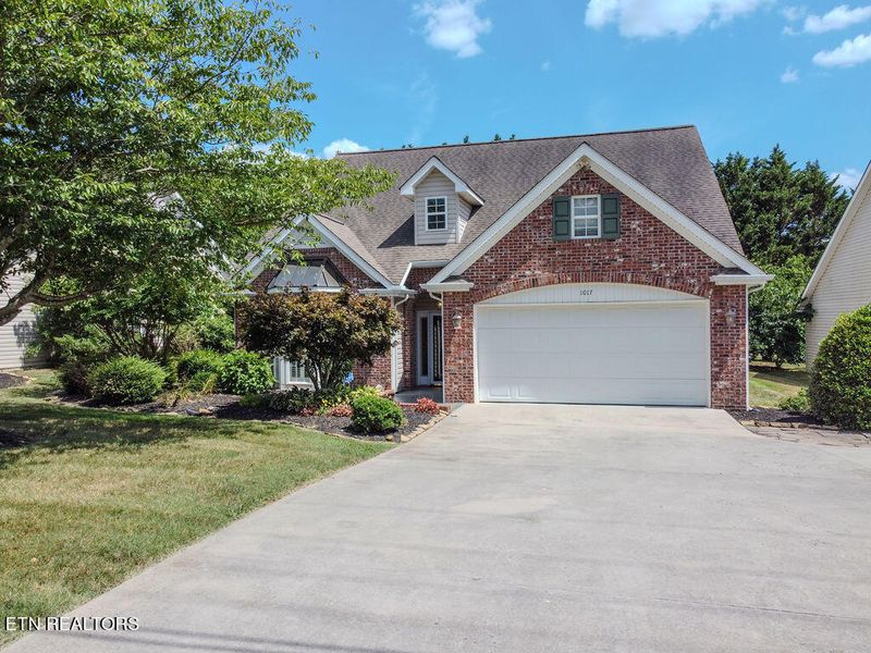 1017 Crestway Dr, Athens, TN 37303