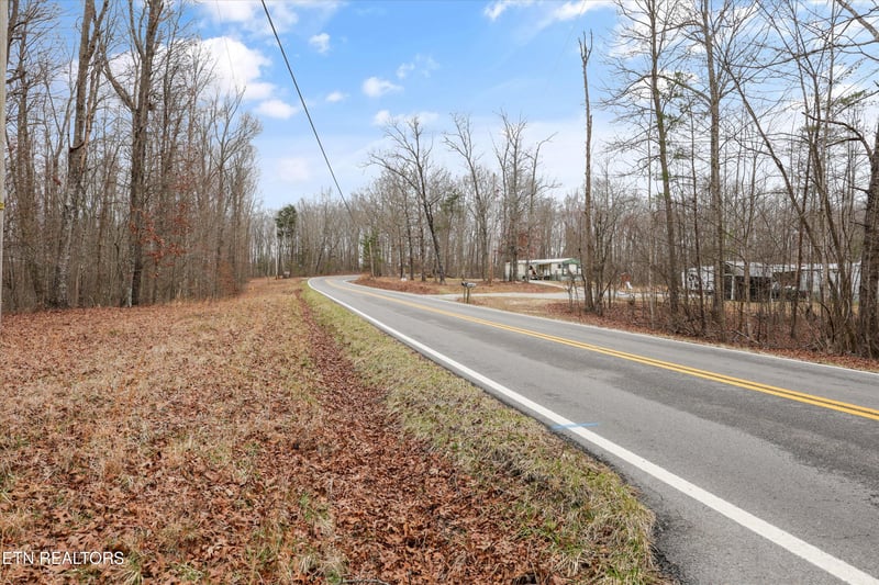 1017 Deer Lodge Hwy, Deer Lodge, TN 37726