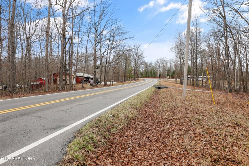 1017 Deer Lodge Hwy, Deer Lodge, TN 37726