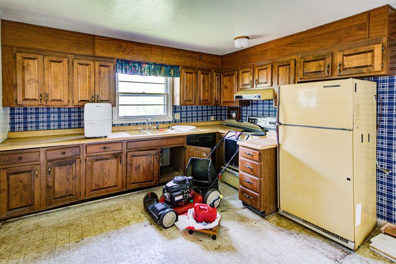 1017 Main St, Jacksboro, TN 37757