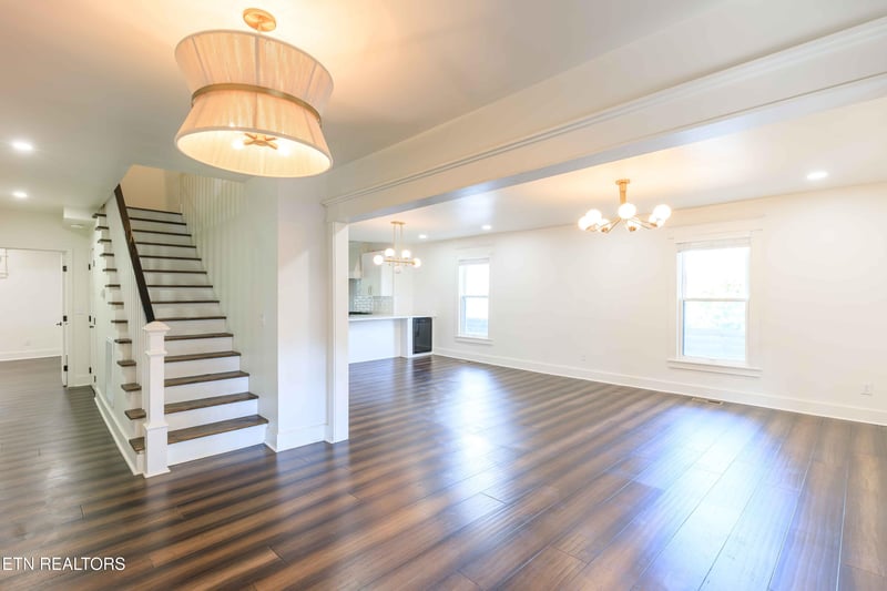 1017 Thompson Pl, Knoxville, TN 37917