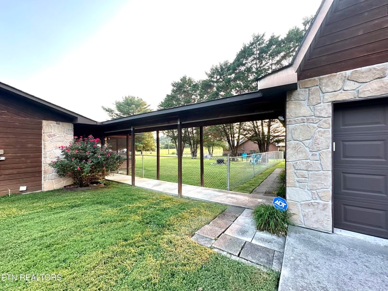 1017 Valley View Cir, Sevierville, TN 37876
