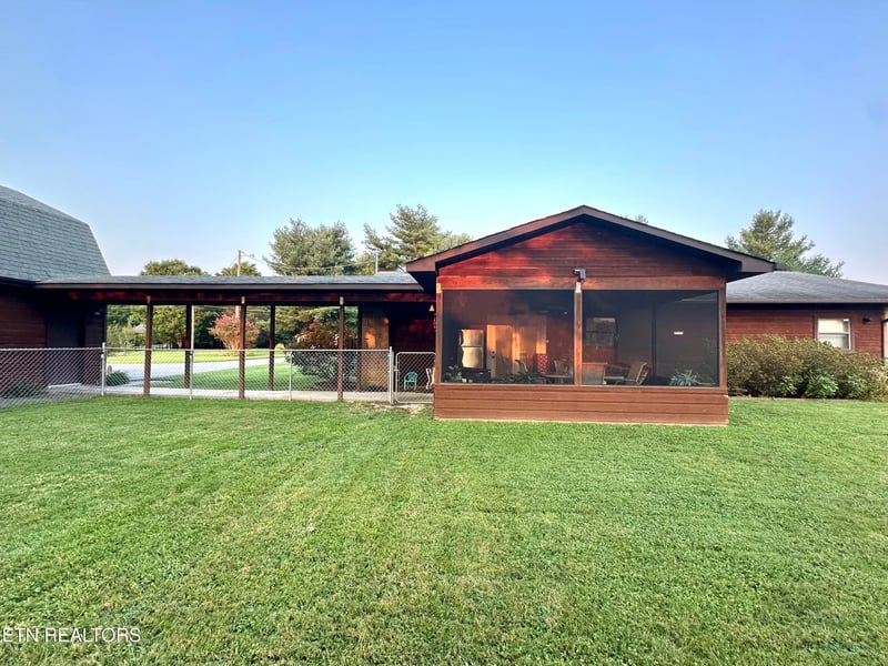 1017 Valley View Cir, Sevierville, TN 37876