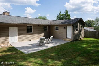1017 W Park Dr, Knoxville, TN 37909