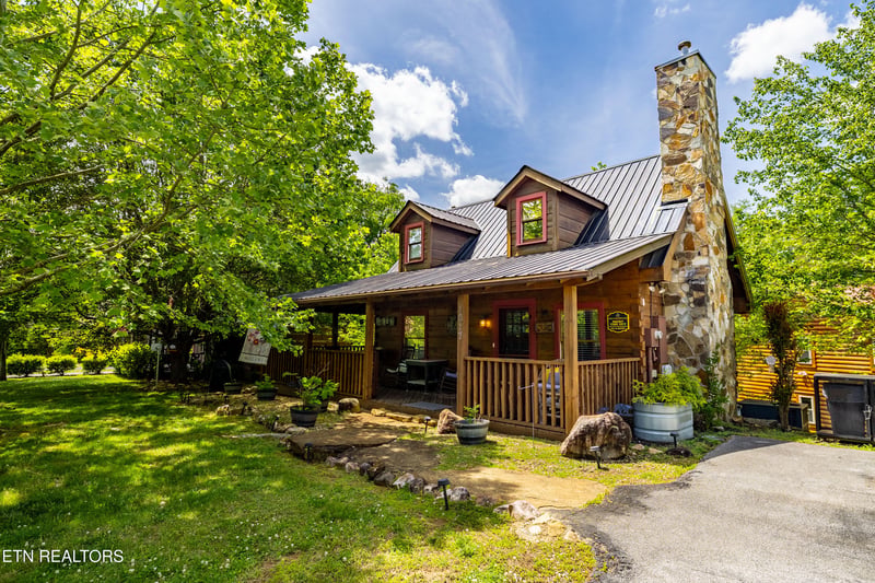 1017 Walini Way, Sevierville, TN 37876
