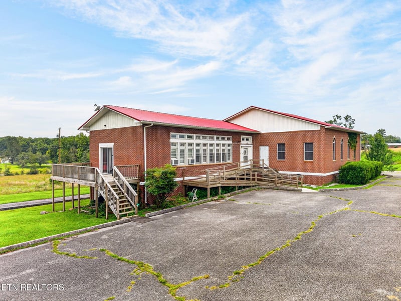 10174 Vandever Rd, Crossville, TN 38572