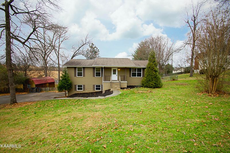 10179 Bob Gray Rd, Knoxville, TN 37923