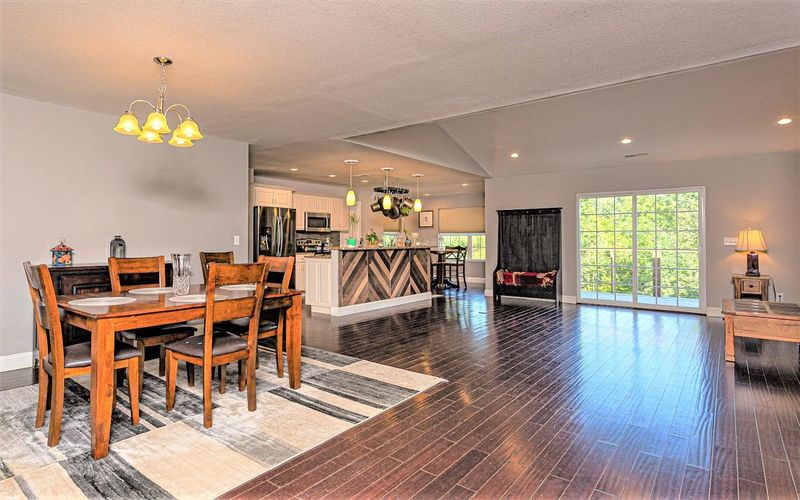 1018 Valley View Cir, Sevierville, TN 37876