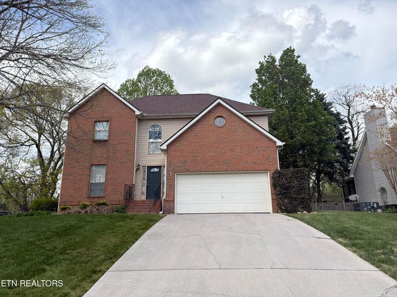 10182 Highgate Cir, Knoxville, TN 37931