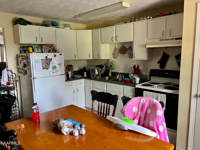 1019 Bennett St, Sweetwater, TN 37874