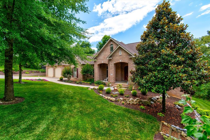 102 Amega Ln, Loudon, TN 37774
