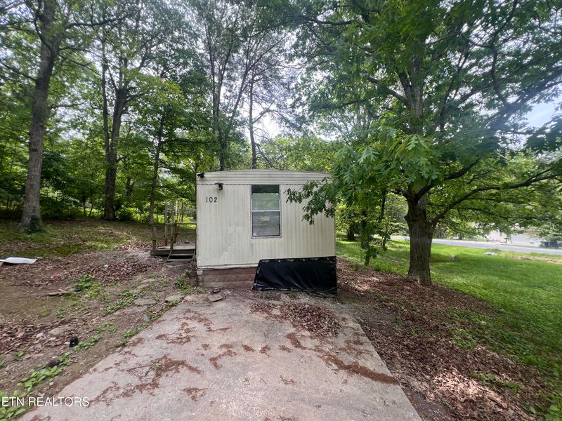 102 Avon Ln, Crossville, TN 38558