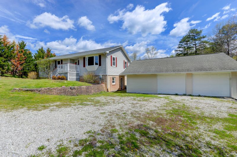 102 Beaver Tr, Kingston, TN 37763
