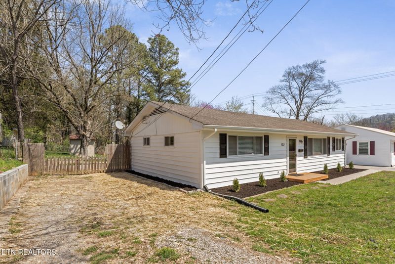 102 Bermuda Rd, Oak Ridge, TN 37830