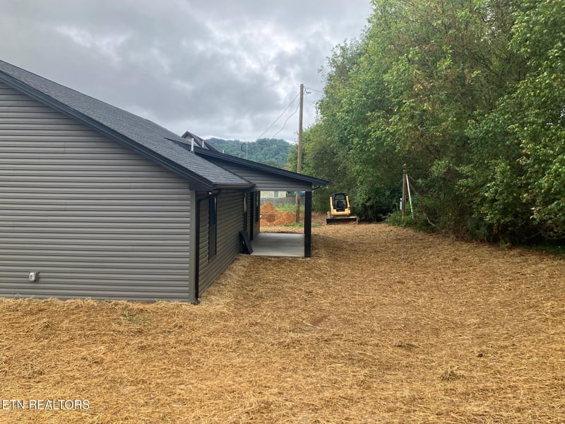 102 Campton Ln, Maynardville, TN 37807