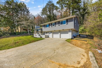102 Canterbury Rd, Oak Ridge, TN 37830