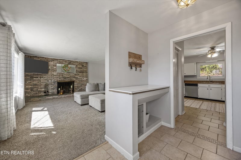 102 Canterbury Rd, Oak Ridge, TN 37830
