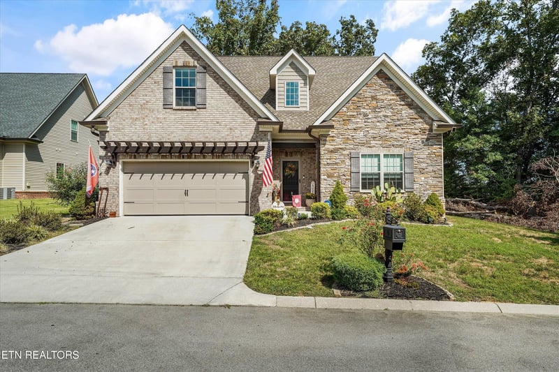 102 Chalmette Way, Lenoir City, TN 37772