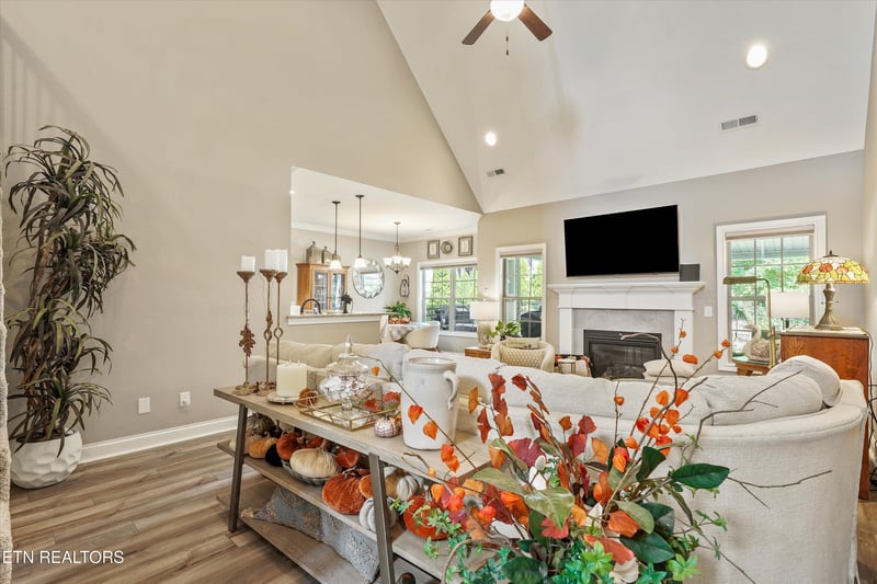 102 Chalmette Way, Lenoir City, TN 37772