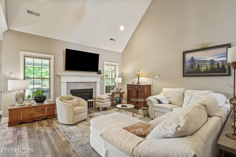 102 Chalmette Way, Lenoir City, TN 37772