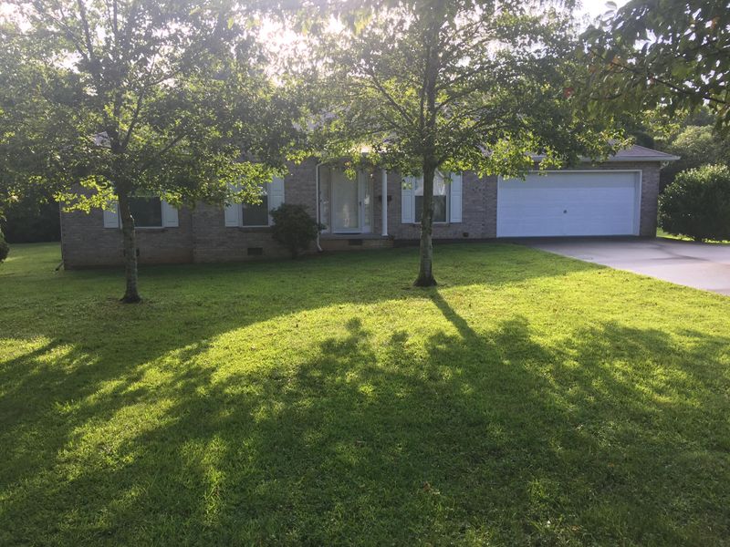 102 Chester Ln, Oak Ridge, TN 37830