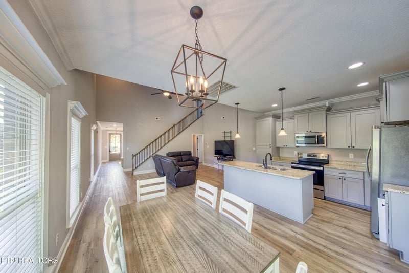 102 Conner Ln, Lenoir City, TN 37772