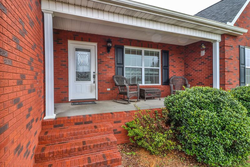102 Cornerstone Cir, Clinton, TN 37716