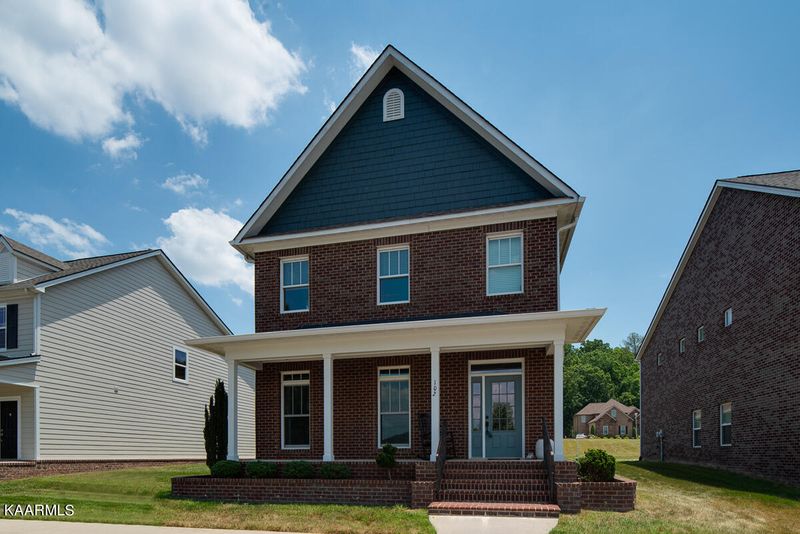 102 Curie Ln, Oak Ridge, TN 37830