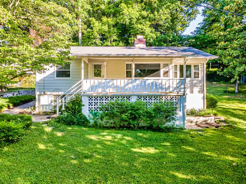 102 Delmar Cir, Oak Ridge, TN 37830