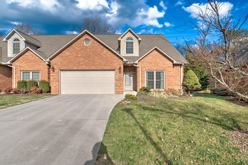102 Emory Ln, Oak Ridge, TN 37830