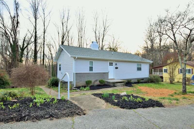 102 Euclid Cir, Oak Ridge, TN 37830