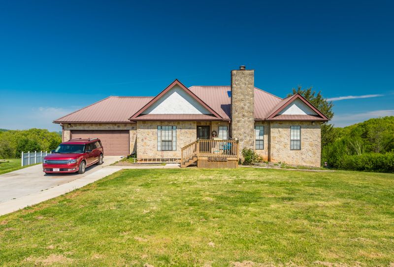 102 Fore Dr, Loudon, TN 37774