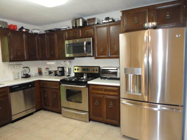 102 Garnet Ln, Oak Ridge, TN 37830