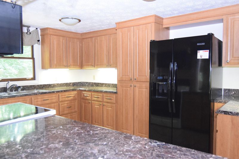 102 Greystone Dr, Oak Ridge, TN 37830