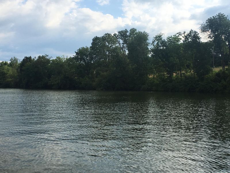102 Kanutsu Ln, Loudon, TN 37774