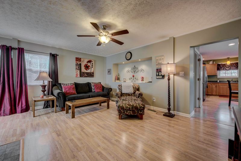 102 Kenwyn Rd, Oak Ridge, TN 37830