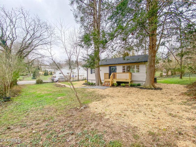 102 Keystone Ln, Oak Ridge, TN 37830