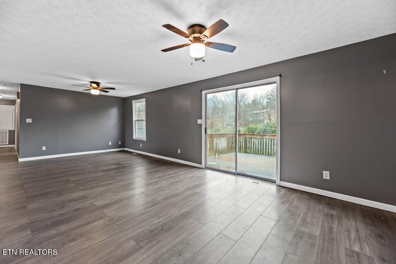 102 Lawton Rd, Oak Ridge, TN 37830