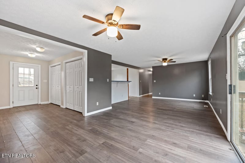 102 Lawton Rd, Oak Ridge, TN 37830