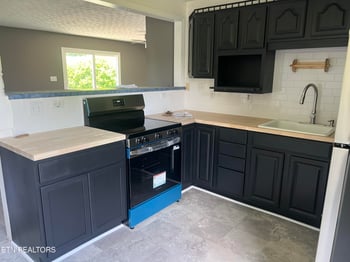 102 Lawton Rd, Oak Ridge, TN 37830