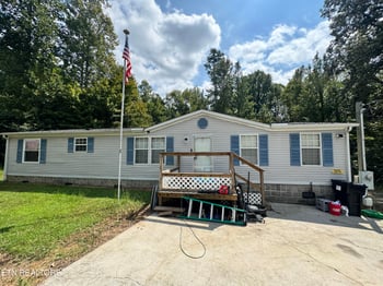 102 Loggers Ln, Clinton, TN 37716