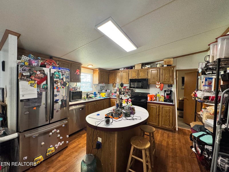 102 Loggers Ln, Clinton, TN 37716