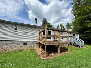 102 Loggers Ln, Clinton, TN 37716