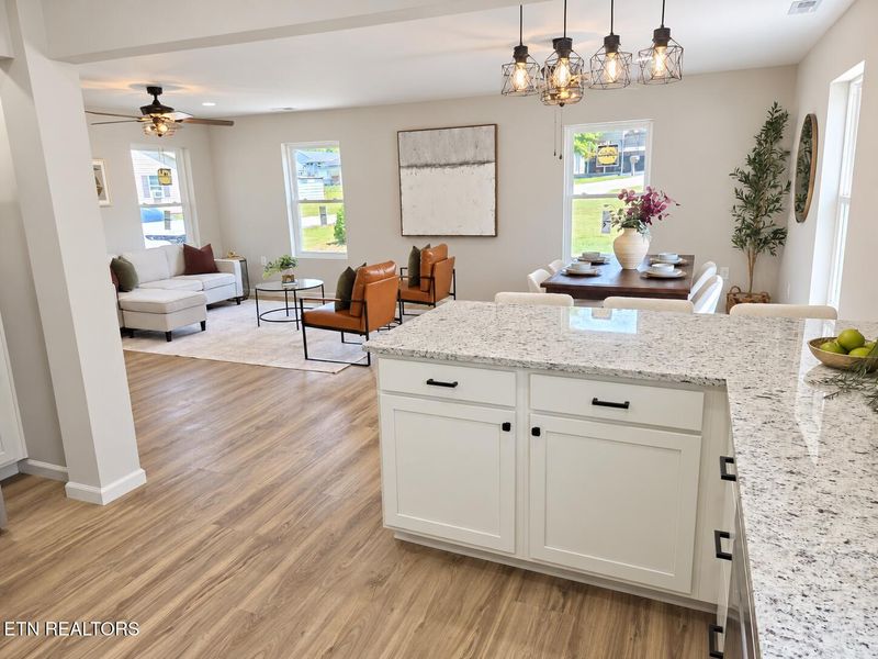 102 Love Dr, Harriman, TN 37748