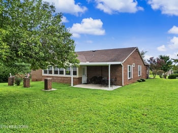 102 Newell Village Dr, Seymour, TN 37865