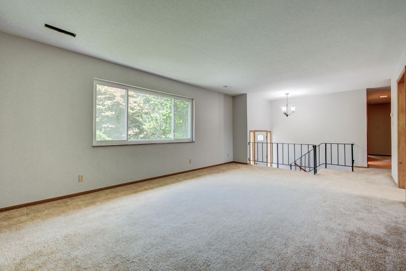 102 Newhaven Rd, Oak Ridge, TN 37830